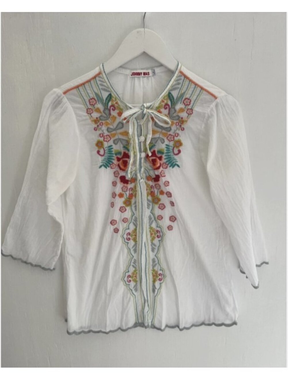 JOHNNY WAS White Cotton Embroidered Tunic Blouse Button & Tie Neck Scallop Hem S
